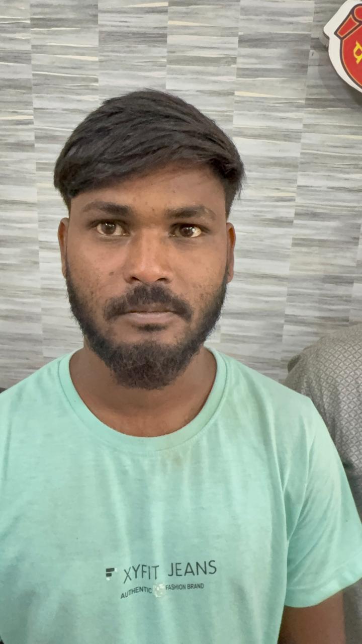 आरोपी 